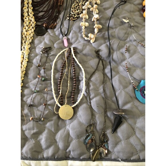 Vintage Boho ESTATE Lot Of 1970's & 80's Necklaces  RESALE 26 Pieces - Picture 4 of 10